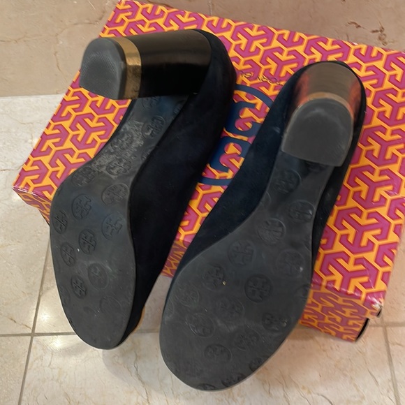 Tory Burch Block Heel - Picture 2 of 8